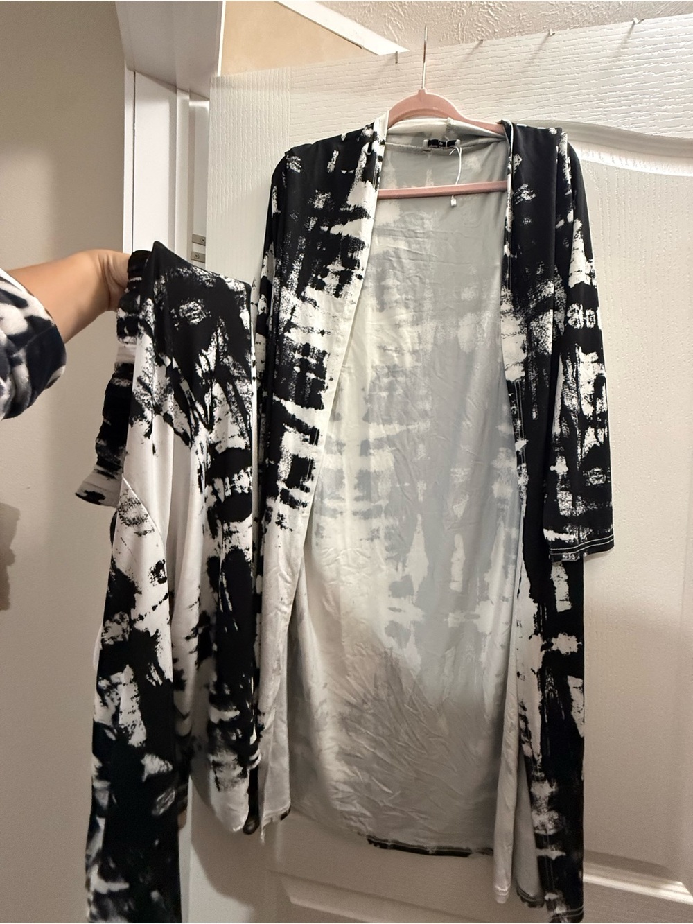 Women's Black & White Tie-Dye Open Front Duster